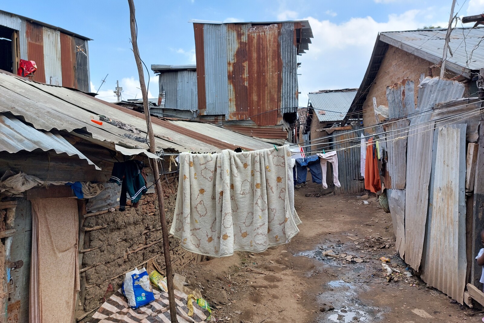 Ein Slum in Nairobi in Kenia