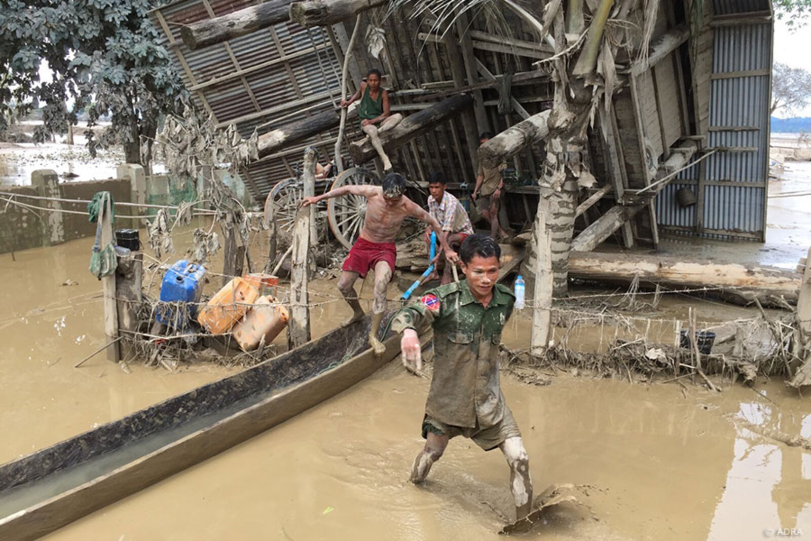 Ganze Dörfer verschwanden in den Fluten. Allein in Myanmar wurden hunderttausende Häuser und Gebäude komplett zerstört…