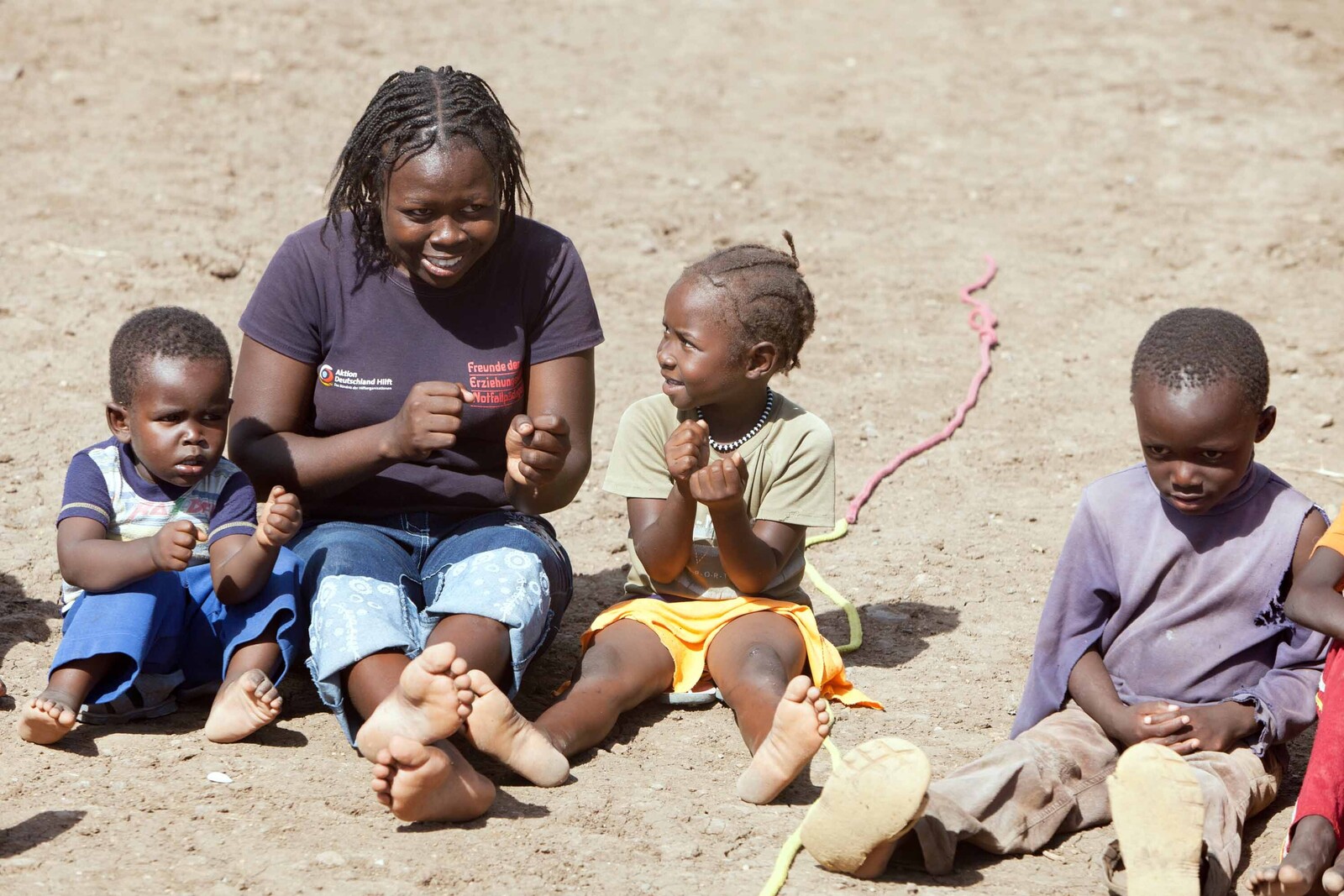 Kenia Hunger Dürre Kinder Spielen