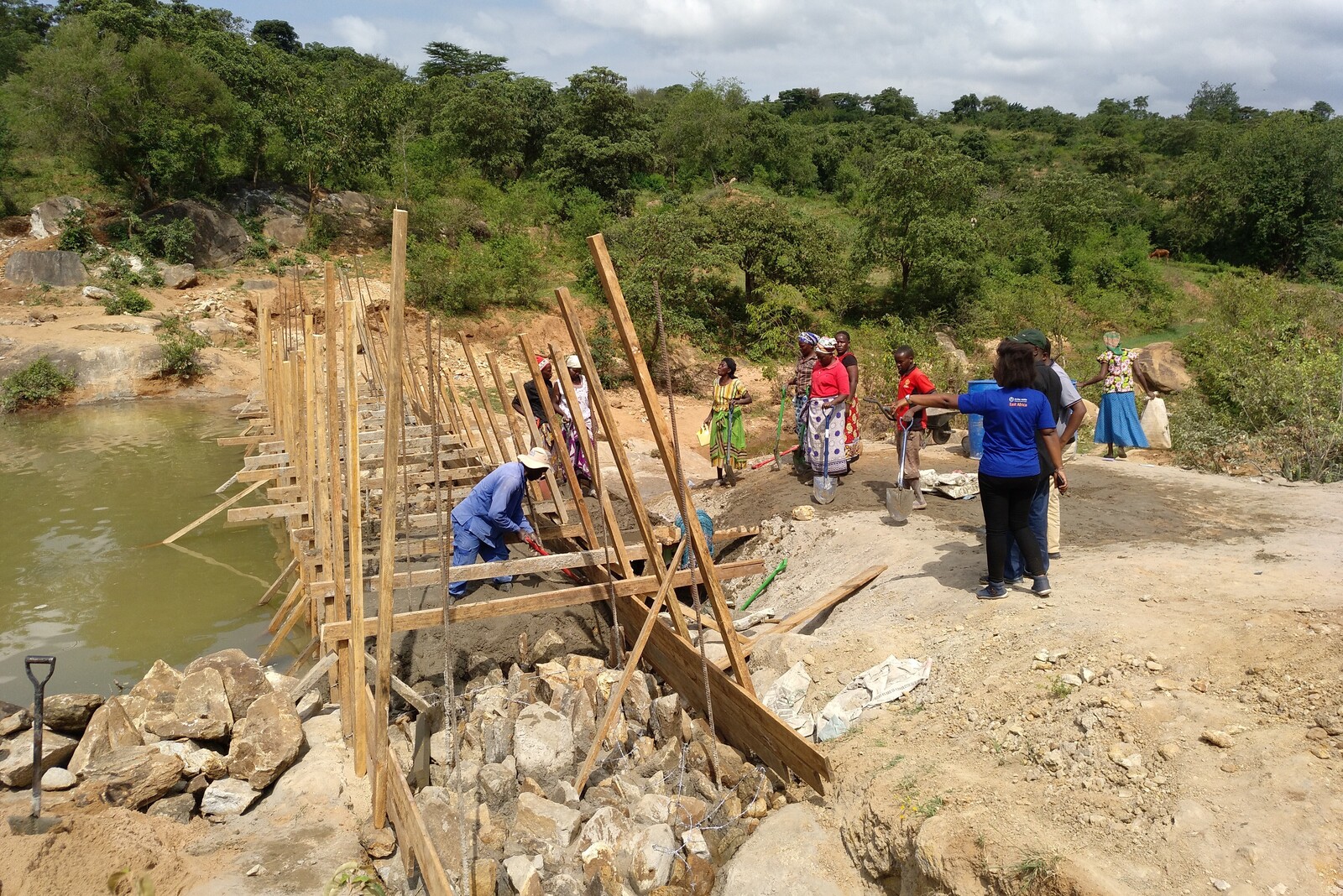 Katastrophenvorsorge in Kenia: Bau von Staudämmen, die vor Überflutungen schützen sollen