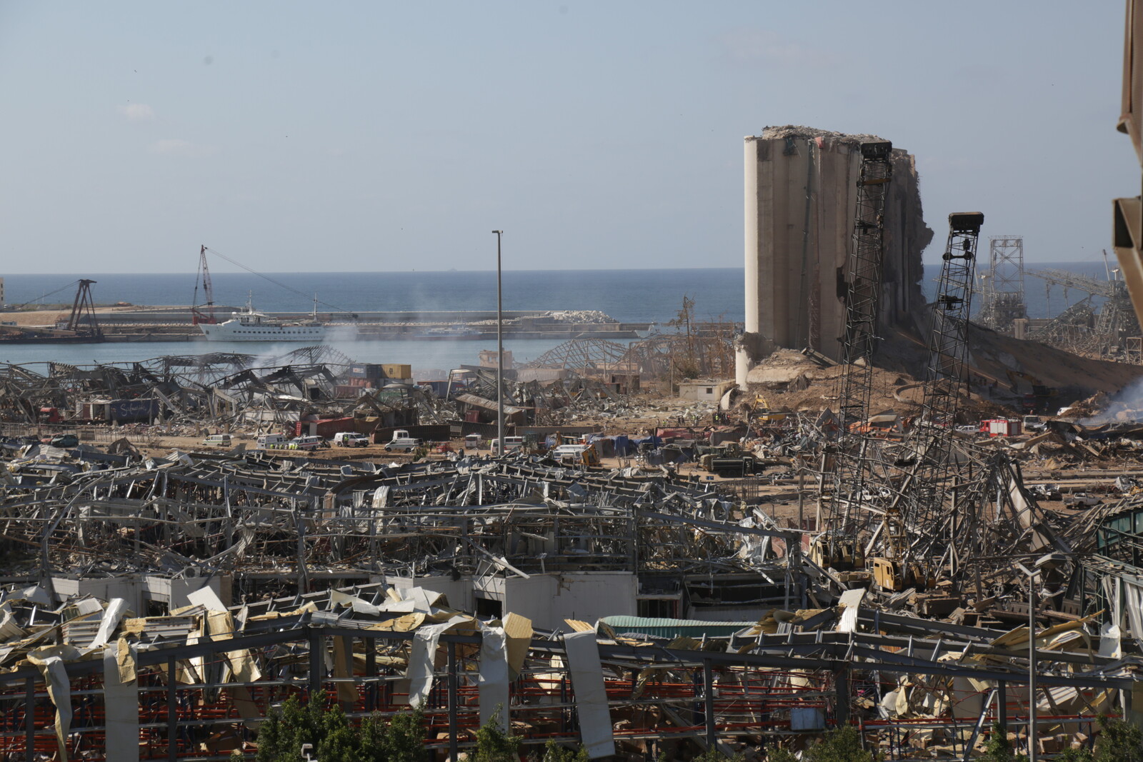 Der Getreidespeicher am Hafen von Beirut nach der Explosion