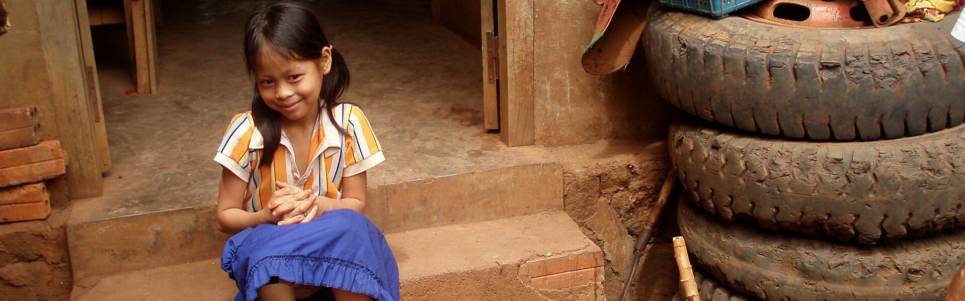 Ein Mädchen in Kambodscha, einem Nachbarland von Vietnam Ein Mädchen in Kambodscha, einem Nachbarland von Vietnam