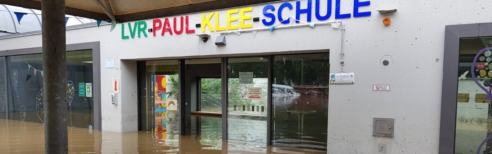 Eindrücke von der zerstörten Schule Eindrücke von der zerstörten Schule