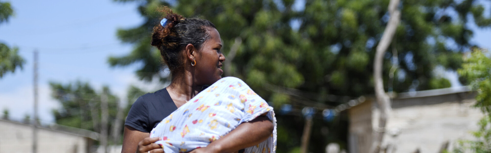 Frau und Kind aus Venezuela nach Flucht nach Kolumbien Frau und Kind aus Venezuela nach Flucht nach Kolumbien