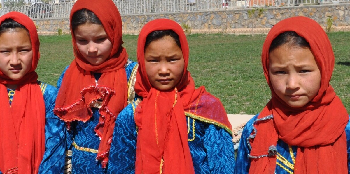 Besonders Mädchen sind in Afghanistan durch die Taliban-Regierung in ihren Freiheiten eingeschränkt, Copyright Help – Hilfe zur Selbsthilfe Besonders Mädchen sind in Afghanistan durch die Taliban-Regierung in ihren Freiheiten eingeschränkt, Copyright Help – Hilfe zur Selbsthilfe