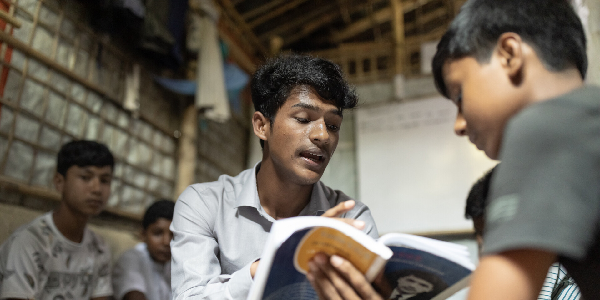 Yasin beim Unterricht Yasin beim Unterricht