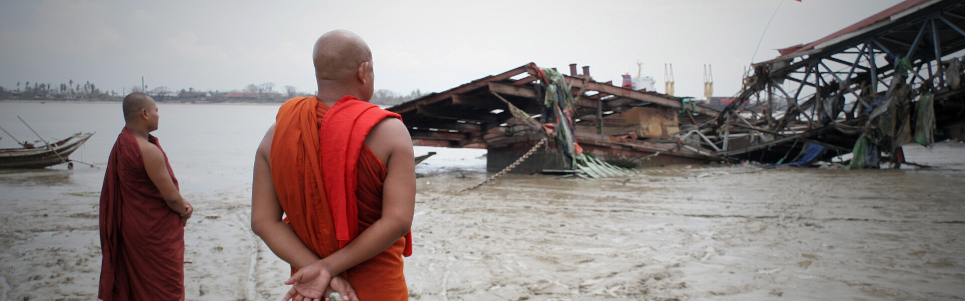 Zerstörung nach Zyklon Rangun in Myanmar (Birma) im Jahr 2005 Zerstörung nach Zyklon Rangun in Myanmar (Birma) im Jahr 2005