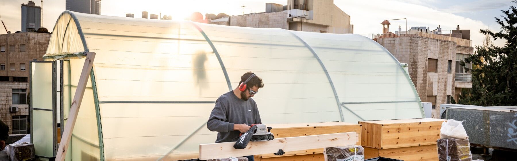 Auf den Dächern Ammans entstehen Gartenhäuser zum Anbau von Lebensmitteln Auf den Dächern Ammans entstehen Gartenhäuser zum Anbau von Lebensmitteln