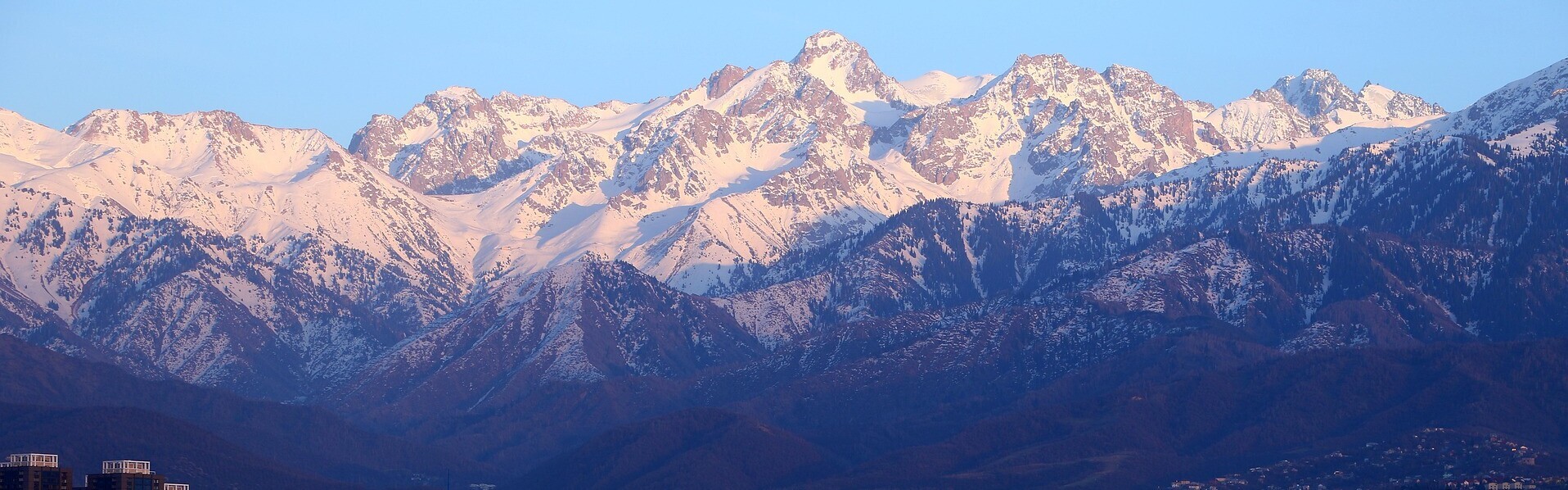 Kasachstan ist das neuntgrößte Land und das größte Binnenland der Welt Kasachstan ist das neuntgrößte Land und das größte Binnenland der Welt