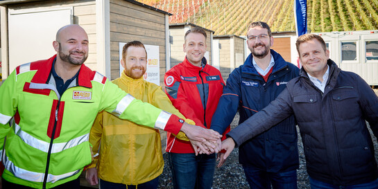 Helfer verschiedener Bündnisorganisationen im Hochwassergebiet Helfer verschiedener Bündnisorganisationen im Hochwassergebiet