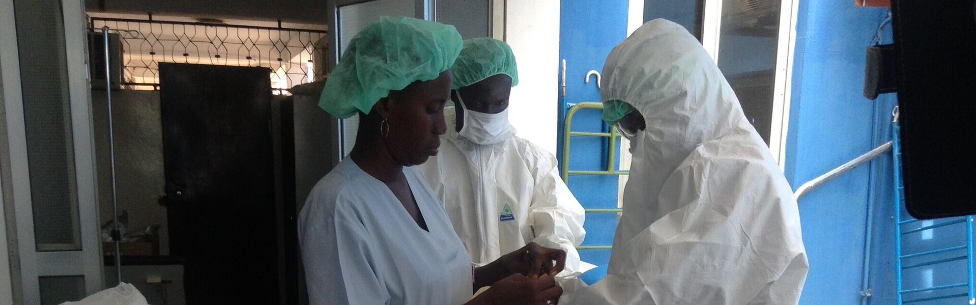 Hilfe im Kampf gegen Ebola in Gambia Hilfe im Kampf gegen Ebola in Gambia