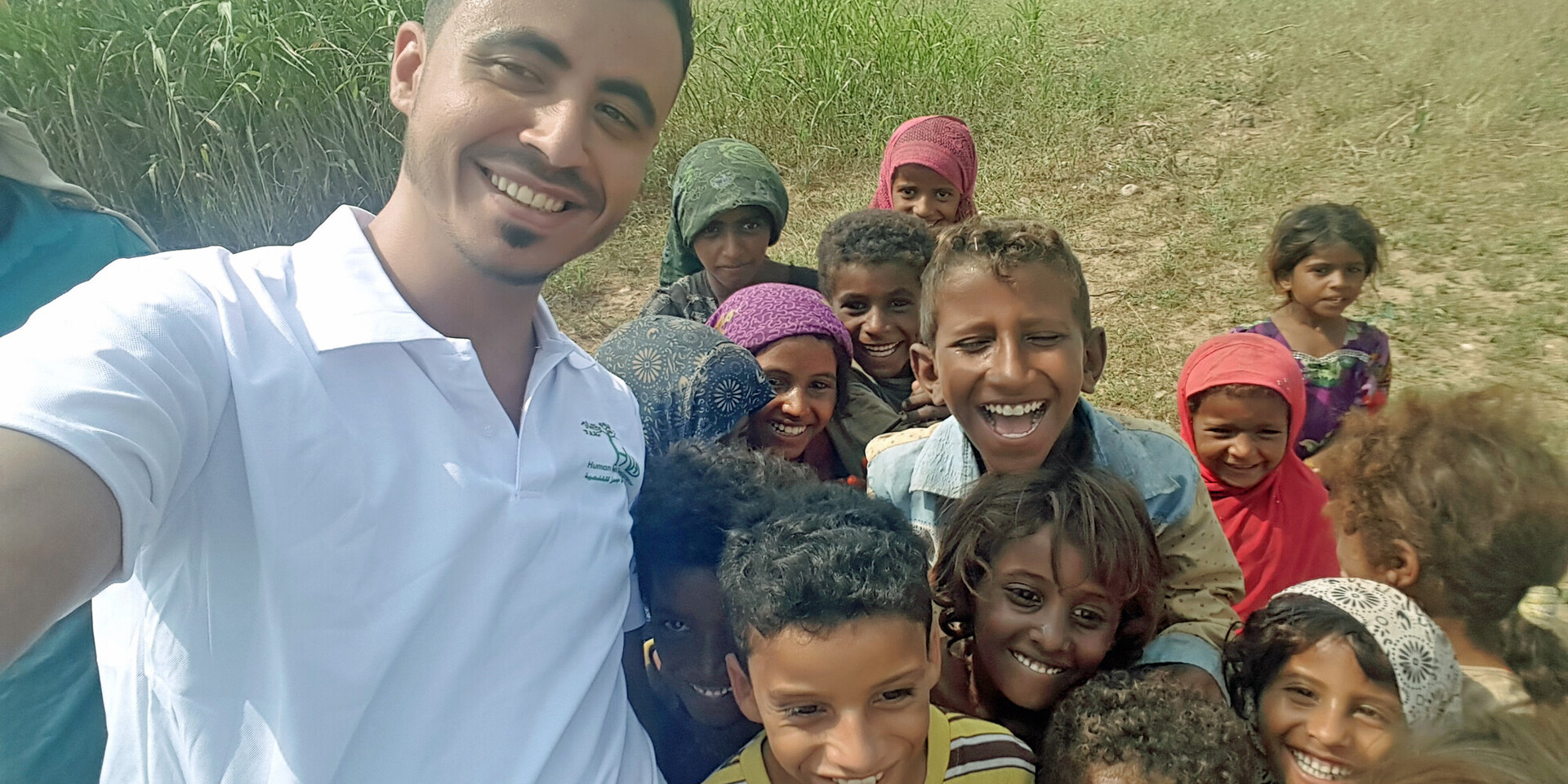 Adel Hashem zu Besuch bei einem Hilfsprojekt nahe Sanaa Adel Hashem zu Besuch bei einem Hilfsprojekt nahe Sanaa