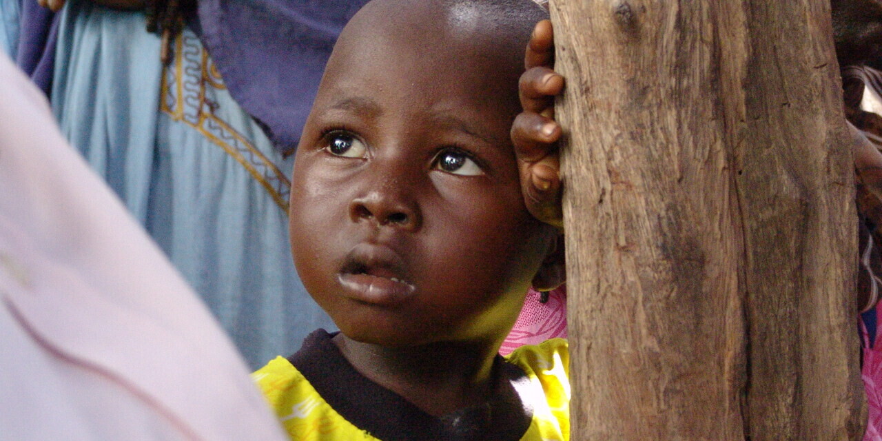 Hilfsprojekt in Afrika: Ein kleines Kind in Guinea-Bissau Hilfsprojekt in Afrika: Ein kleines Kind in Guinea-Bissau