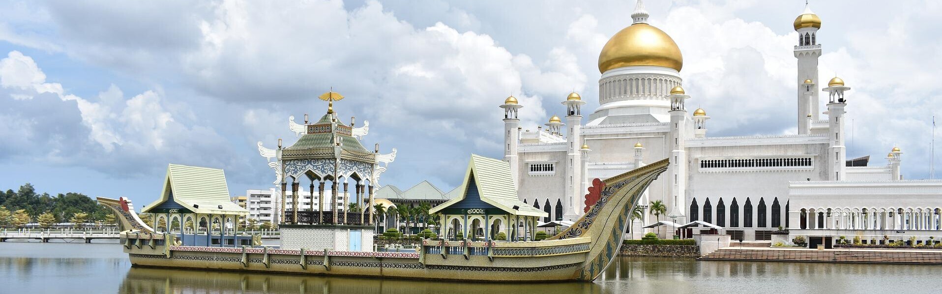 Brunei Darussalam liegt in Südostasien und ist eine der letzten absolutistischen Monarchien weltweit. Brunei Darussalam liegt in Südostasien und ist eine der letzten absolutistischen Monarchien weltweit.