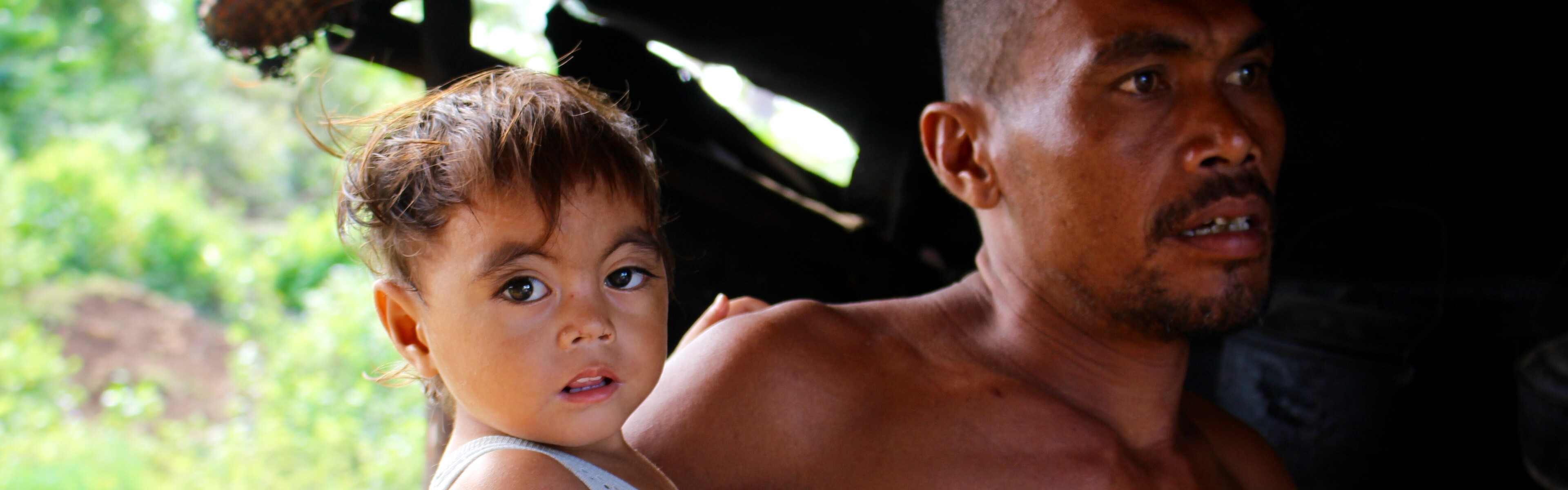 Taifun Haiyan Mann Kind Rettung Taifun Haiyan Mann Kind Rettung