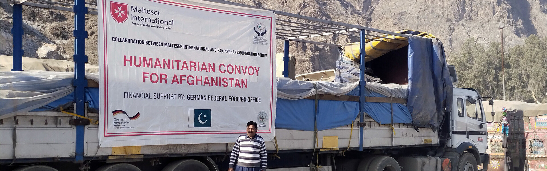 Ein Hilfskonvoi erreicht Afghanistan Ein Hilfskonvoi erreicht Afghanistan