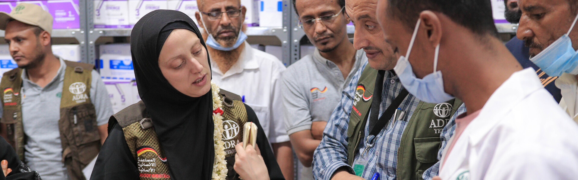 Helfer:innen bei der Organisation eines Projekts im Jemen (Symbolfoto) Helfer:innen bei der Organisation eines Projekts im Jemen (Symbolfoto)