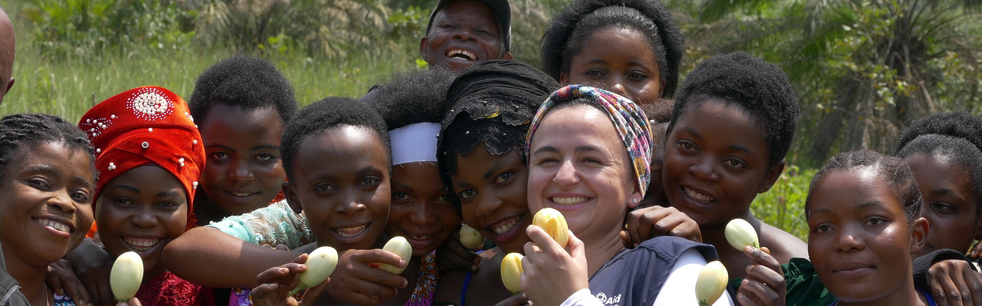 Die LandsAid- Projektmanagerin Stefani Rackes da Silva zu Besuch in der Provinz Süd-Kivu Die LandsAid- Projektmanagerin Stefani Rackes da Silva zu Besuch in der Provinz Süd-Kivu