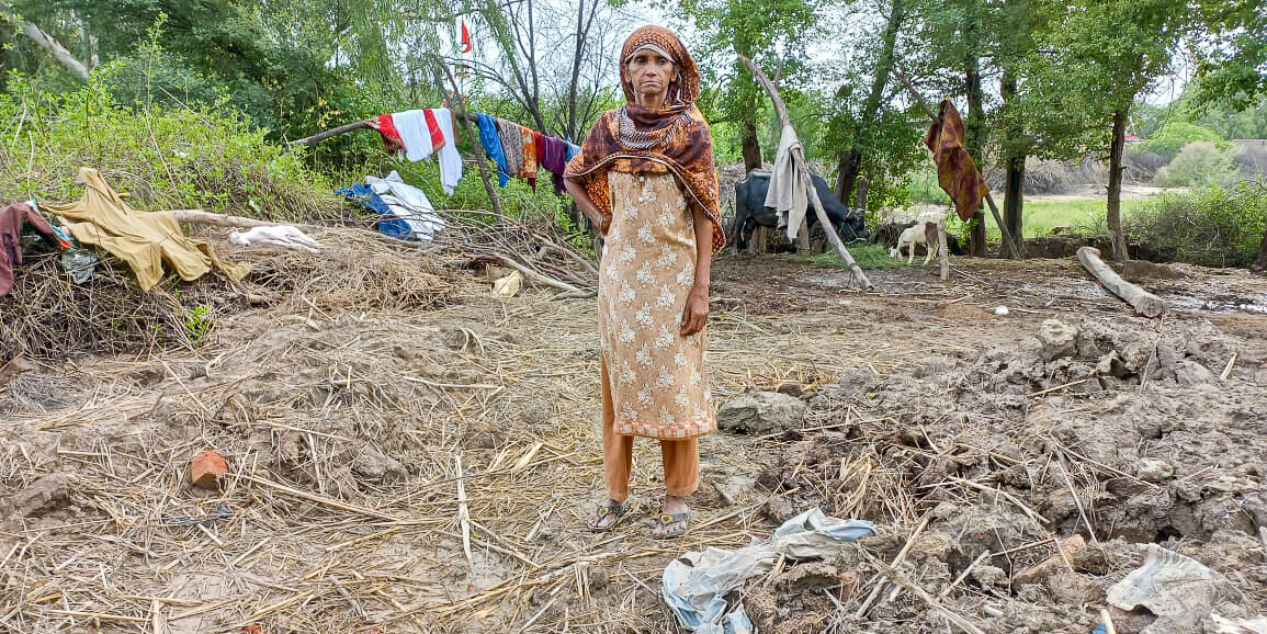 In den Flutgebieten mangelt es an medizinischer Versorgung und Hygiene. Robina Bughio bekam hohes Fieber In den Flutgebieten mangelt es an medizinischer Versorgung und Hygiene. Robina Bughio bekam hohes Fieber