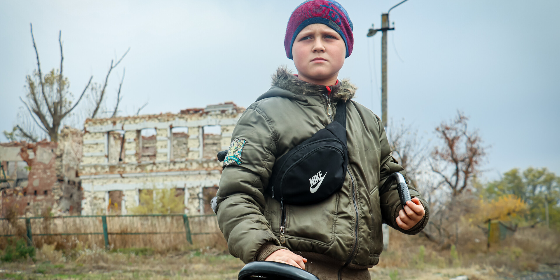 Nazar, Junge aus der Ukraine, hat gelernt, wie Landminen und Streubomben aussehen und wie gefährlich sie sind Nazar, Junge aus der Ukraine, hat gelernt, wie Landminen und Streubomben aussehen und wie gefährlich sie sind