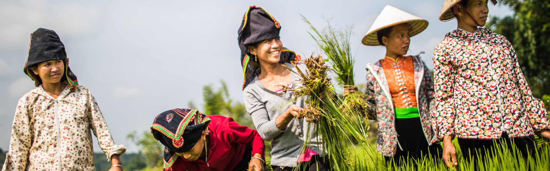 Frauen in Vietnam bei einem Hilfsprojekt von CARE Frauen in Vietnam bei einem Hilfsprojekt von CARE