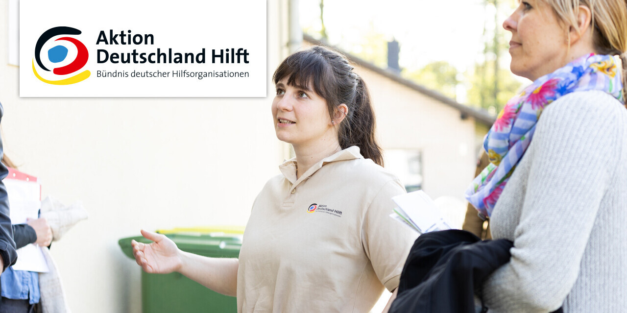 Tanja Rerich von Aktion Deutschland Hilft bei einem Projektbesuch im Ahrtal Tanja Rerich von Aktion Deutschland Hilft bei einem Projektbesuch im Ahrtal