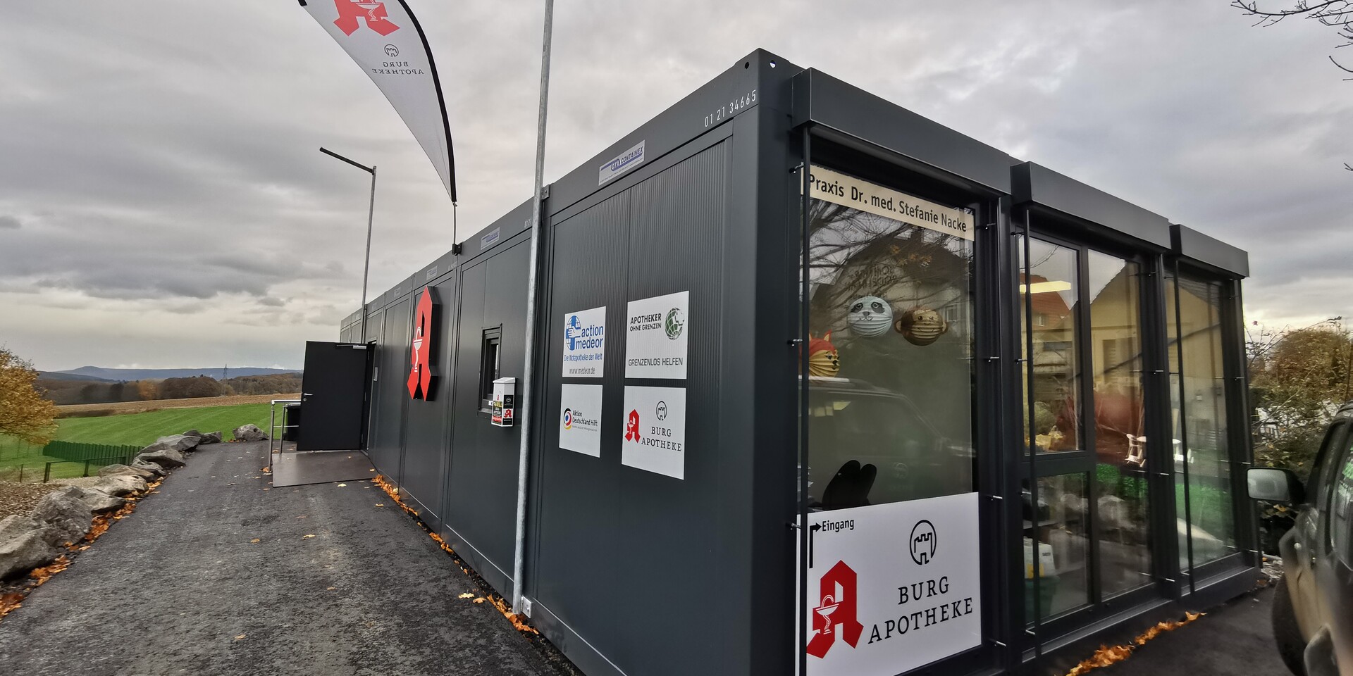 Arztpraxis und Apotheke haben in diesen Containern in Kalenborn neue Räume gefunden Arztpraxis und Apotheke haben in diesen Containern in Kalenborn neue Räume gefunden