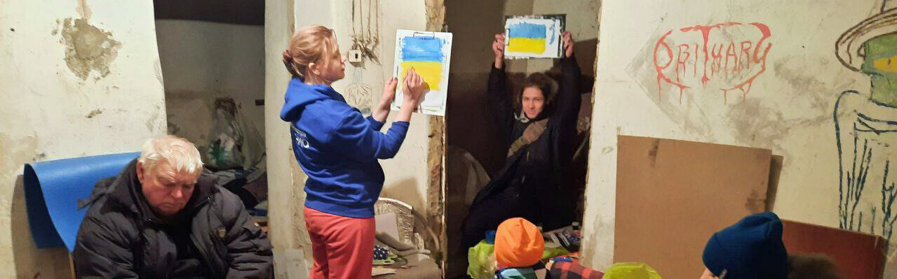 Menschen in Kiew warten in Schutzräumen auf ein Ende des Krieges Menschen in Kiew warten in Schutzräumen auf ein Ende des Krieges