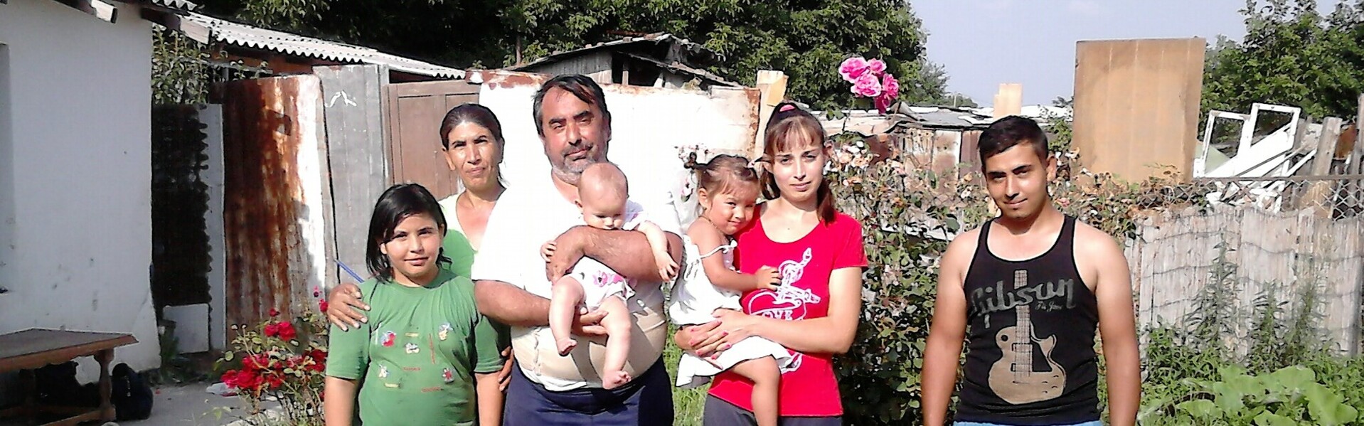 Viele Romafamilien in Albanien und Serbien - wie diese - leben in Armut Viele Romafamilien in Albanien und Serbien - wie diese - leben in Armut