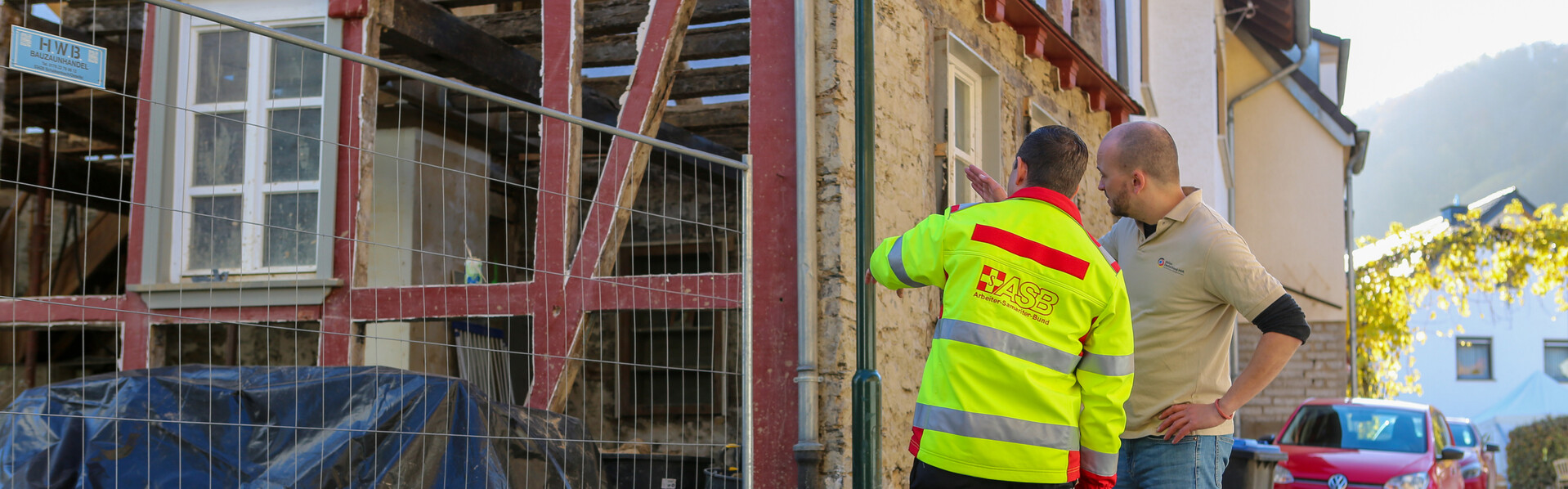 Die Hochwassergebiete brauchen dringend Handwerker für die Wiederaufbau Die Hochwassergebiete brauchen dringend Handwerker für die Wiederaufbau