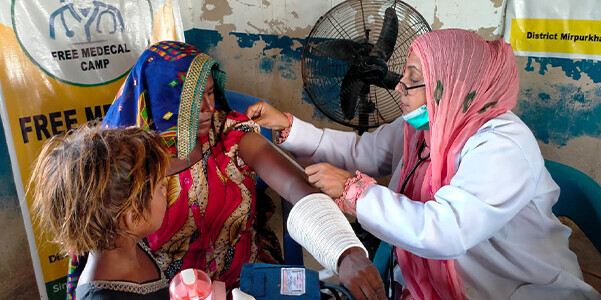 Nach den schweren Fluten leiden viele Menschen in Pakistan an Magen-Darm-Erkrankungen Nach den schweren Fluten leiden viele Menschen in Pakistan an Magen-Darm-Erkrankungen