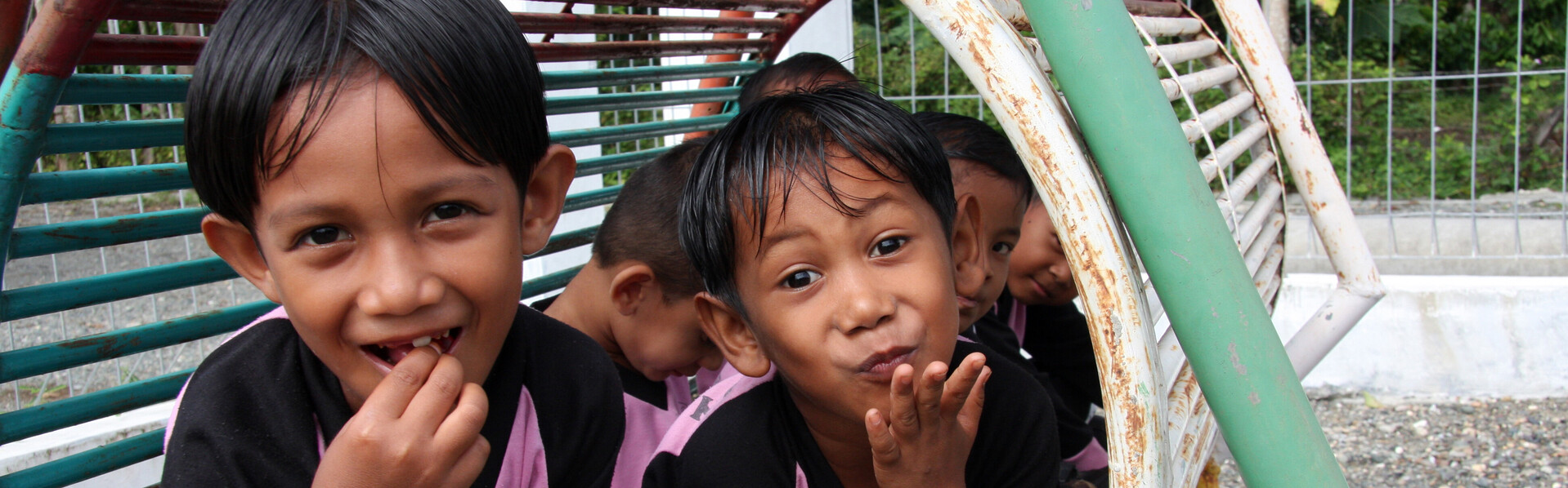 Kinder in Indonesien 5 Jahre nach dem Tsunami 2004 (Archivbild) Kinder in Indonesien 5 Jahre nach dem Tsunami 2004 (Archivbild)