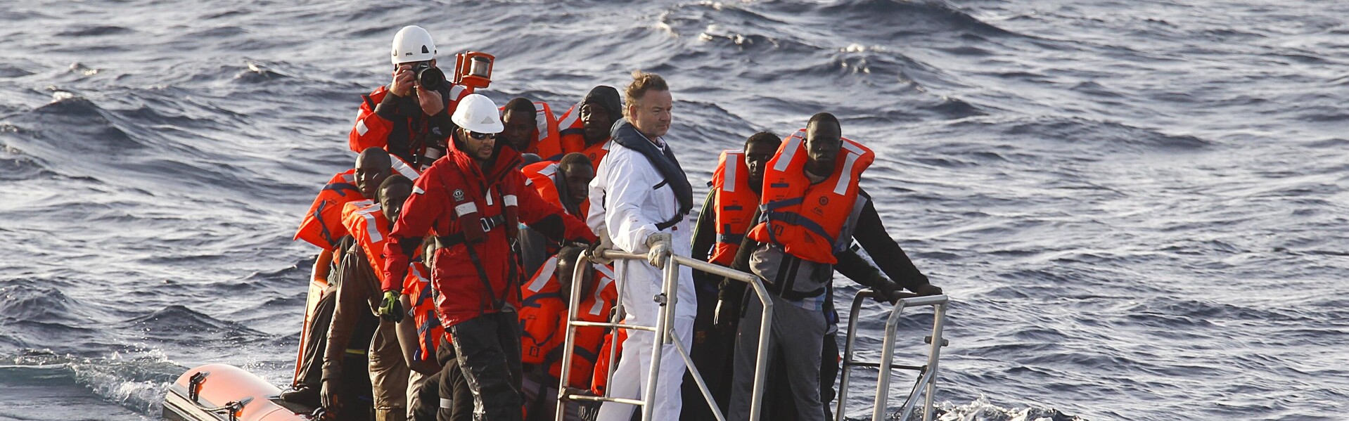 Kapitän Klaus Vogel bei einem Rettungseinsatz Kapitän Klaus Vogel bei einem Rettungseinsatz
