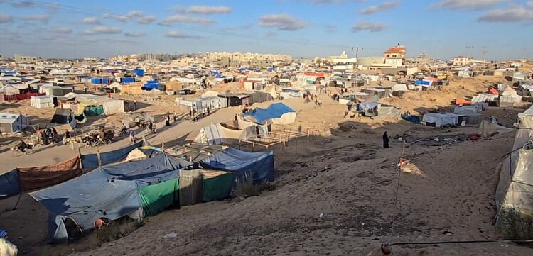 Hunger ist in Flüchtlingscamps für Menschen in Gaza verbreitet